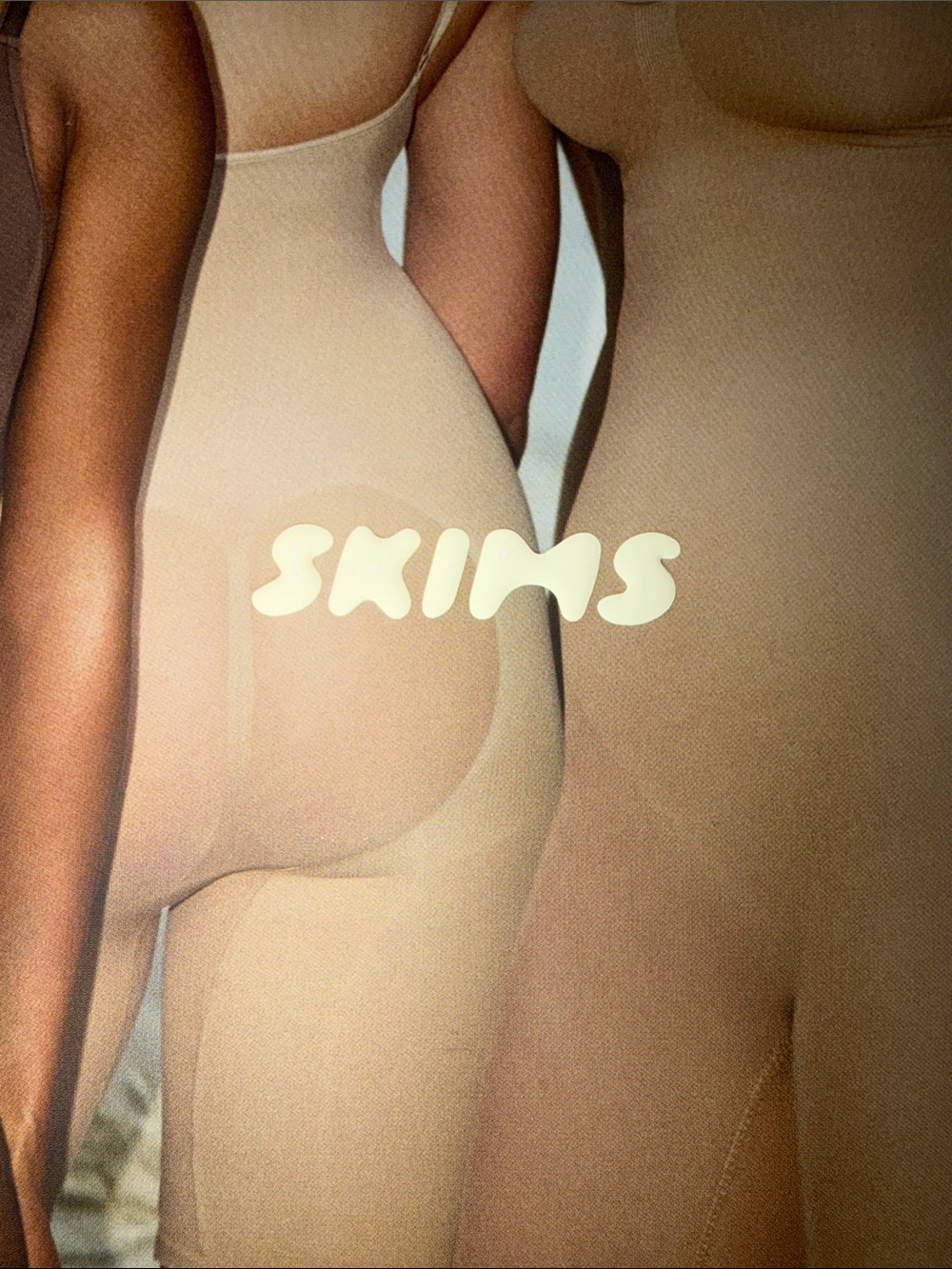 SKIMS Clay Seamless Sculpting Bodysuit Mid Thigh with Open Gusset